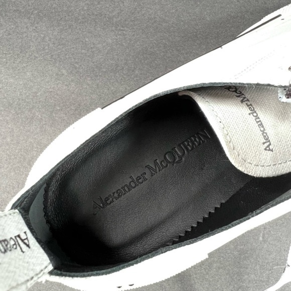 Alexander McQueen Men's Tread Slick Speckled Low-Top Sneakers Size EU 49 - US 16 - Picture 9 of 13